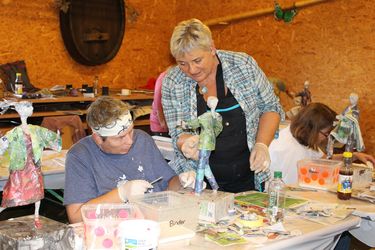 Kurs Figuren aus Papier Volg NATURENA, steinZart, Sabine Schwarzenbach-Böhm