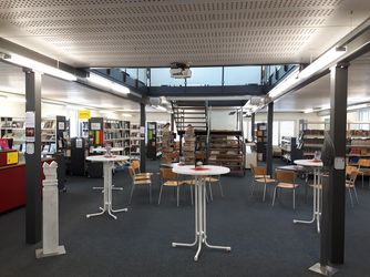 Vernissage Lesewelten Sabine Schwarzenbach-Böhm, Bibliothek Uznach