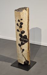 Entstehung, Skulptur, Basalt, Afghanistan, Blattgold, 2023, 100x20x20cm