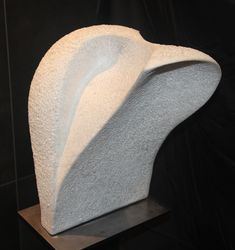 Gryff, Skulptur, Cristallina Marmor, 2018/19, 44x40x28